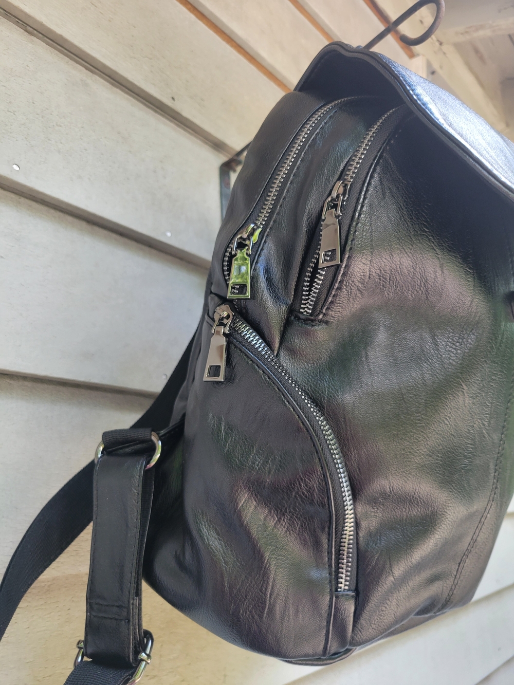 Vintage Black Leather Backpack Handbag with Zipper Pockets - Picture 2 of 8